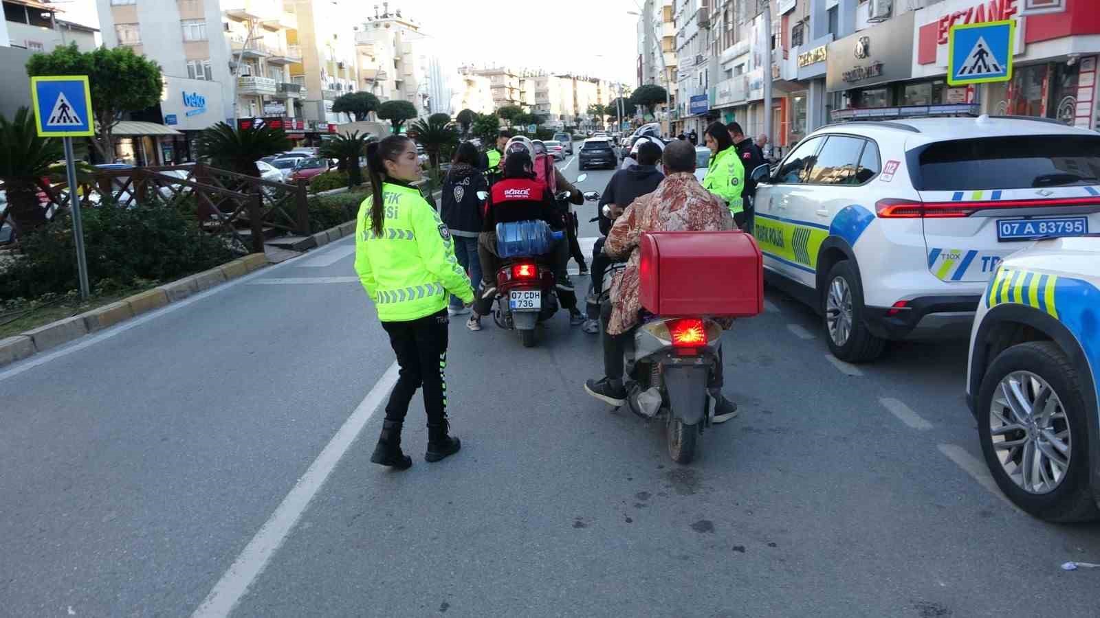 Manavgat’ta 294 motosikletliye 1 milyon liraya yakın ceza kesildi