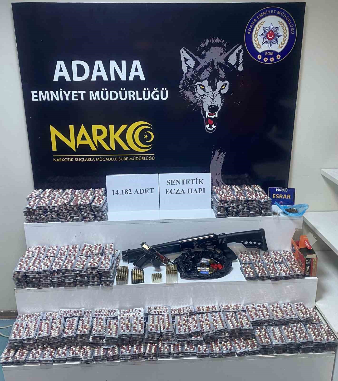 14 bin adet sentetik eczayı &rsquo;i&ccedil;mek i&ccedil;in&rsquo; aldığını s&ouml;yleyen şahıs tutuklandı
