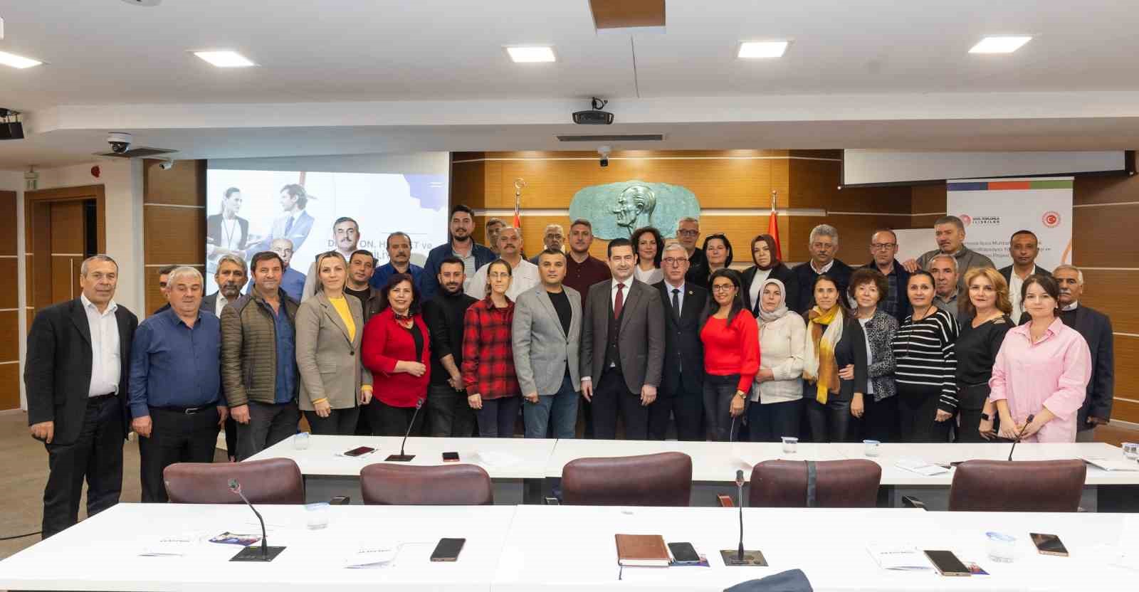 Muhtarlara akademik destek