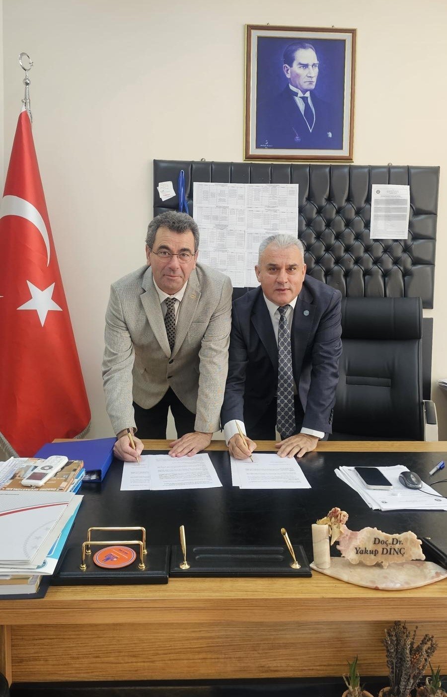 Ayvalık Meslek Y&uuml;ksekokulu ile AYAL arasında iş birliği protokol&uuml;
