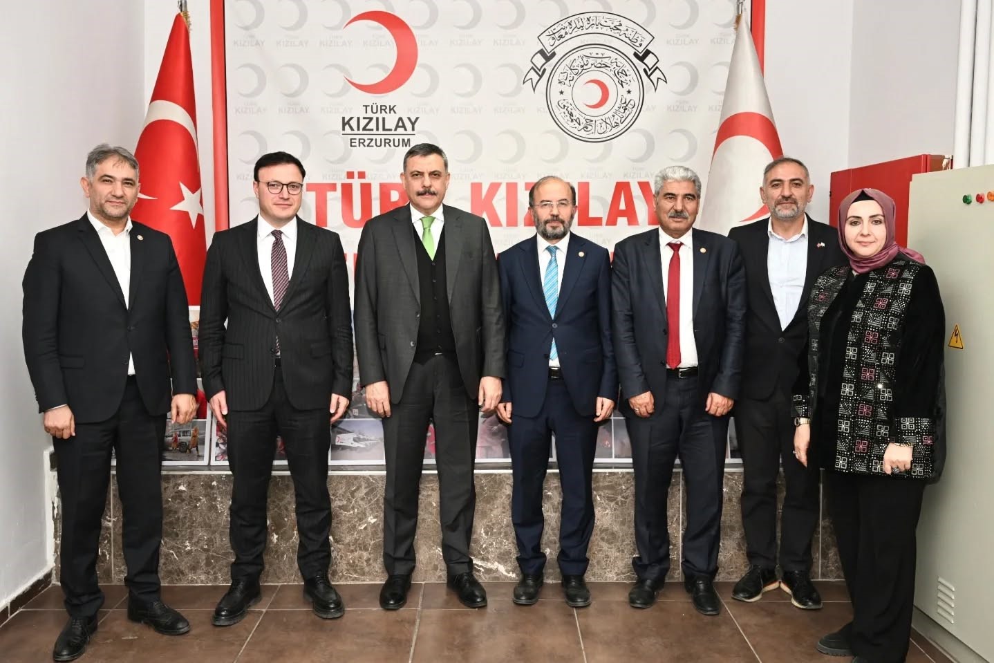 Vali Çiftçi’den  Kızılay’a ziyaret