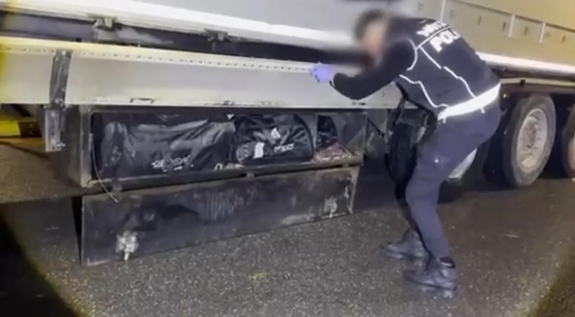 Batman’da ’şehit Alper Albayrak’ operasyonu: 35 kilo skunk, 2 kilo esrar ele geçirildi