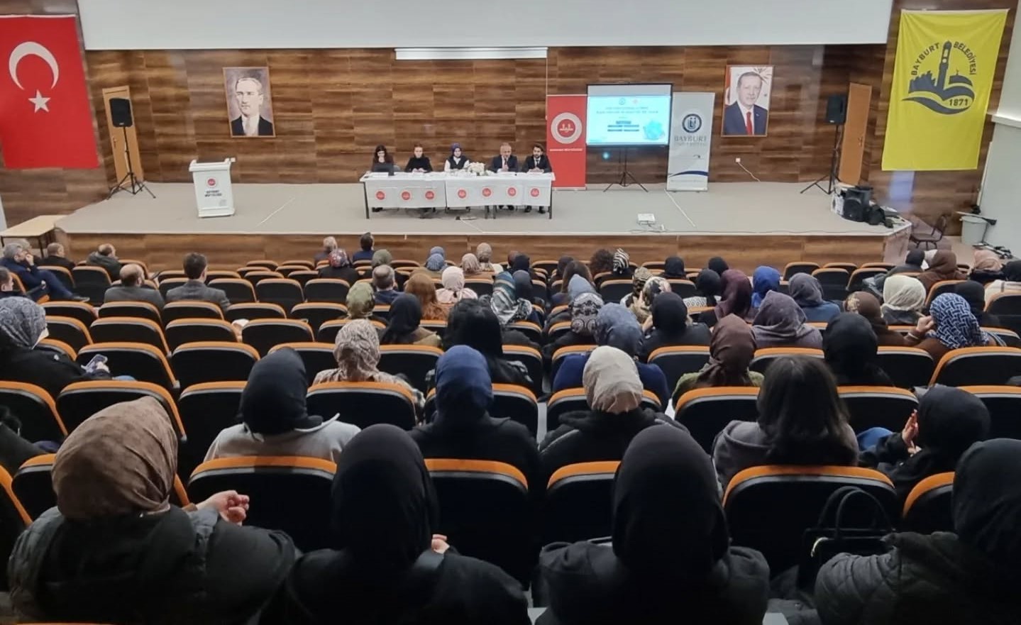 Bayburt’ta insan hakları konulu panel düzenlendi