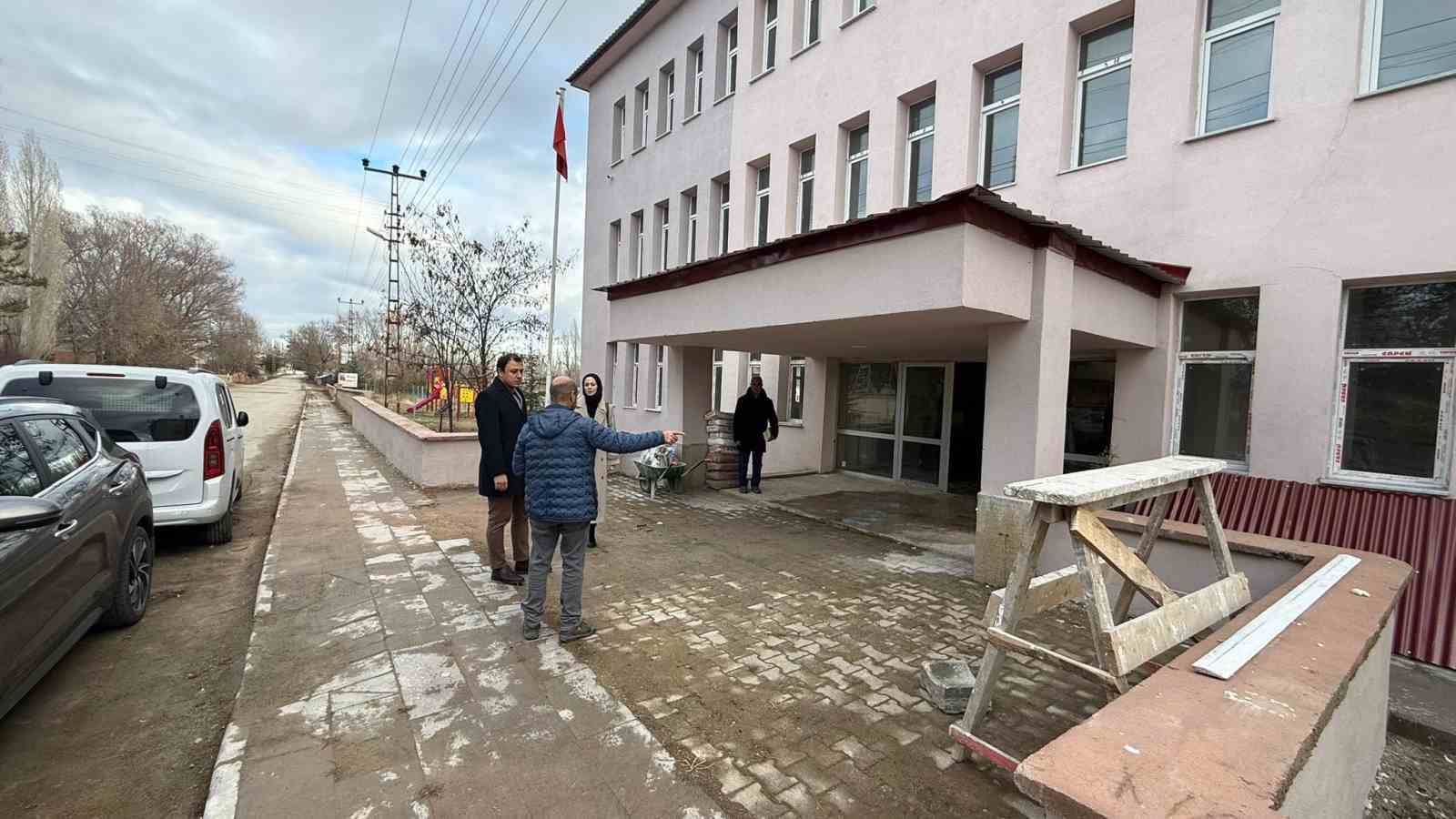 Yapımı devam eden Aydıntepe İlçe Halk Kütüphanesi’nde sona gelindi