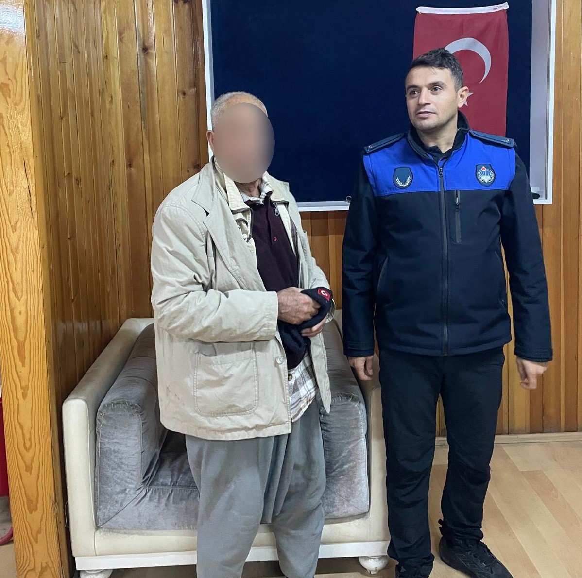 Dilencinin üzerinden 3 bin 731 TL para çıktı