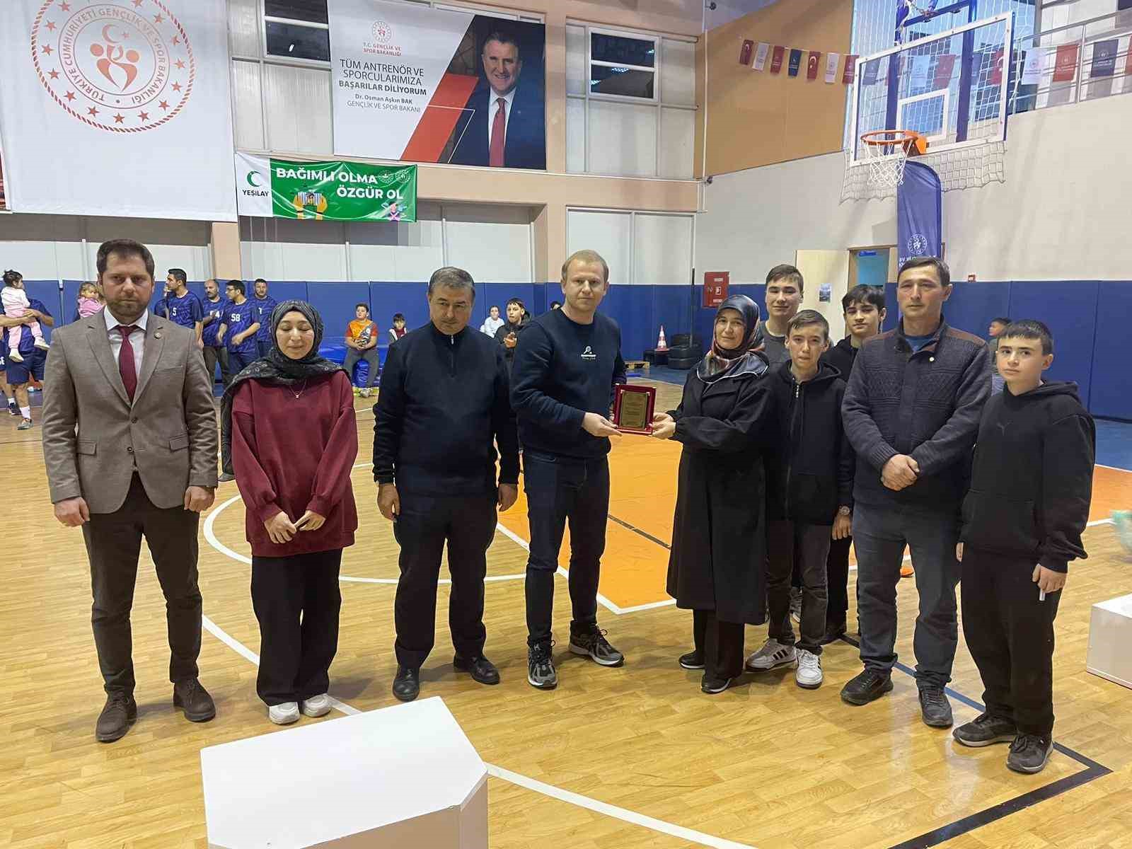Yeşilhisar’da Harun Akkaş Kurumlar Arası Voleybol Turnuvası sona erdi
