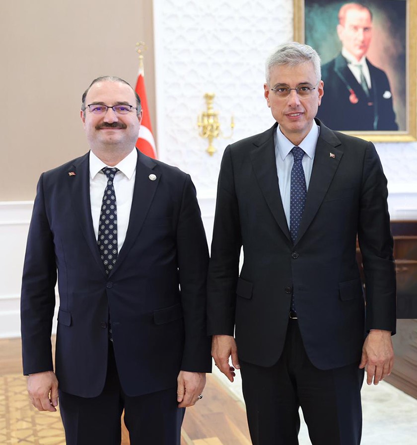 Rektör Hacımüftüoğlu, Bakan Memişoğlu ve Bakan Kurum’u ziyaret etti