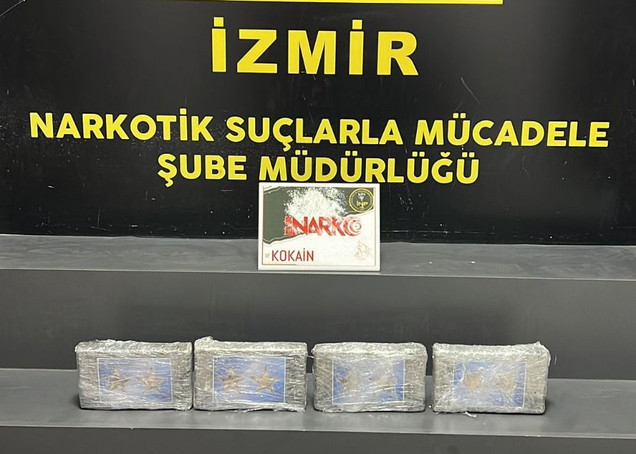 İzmir’de binlerce uyuşturucu hap ve kokain ele geçirildi

