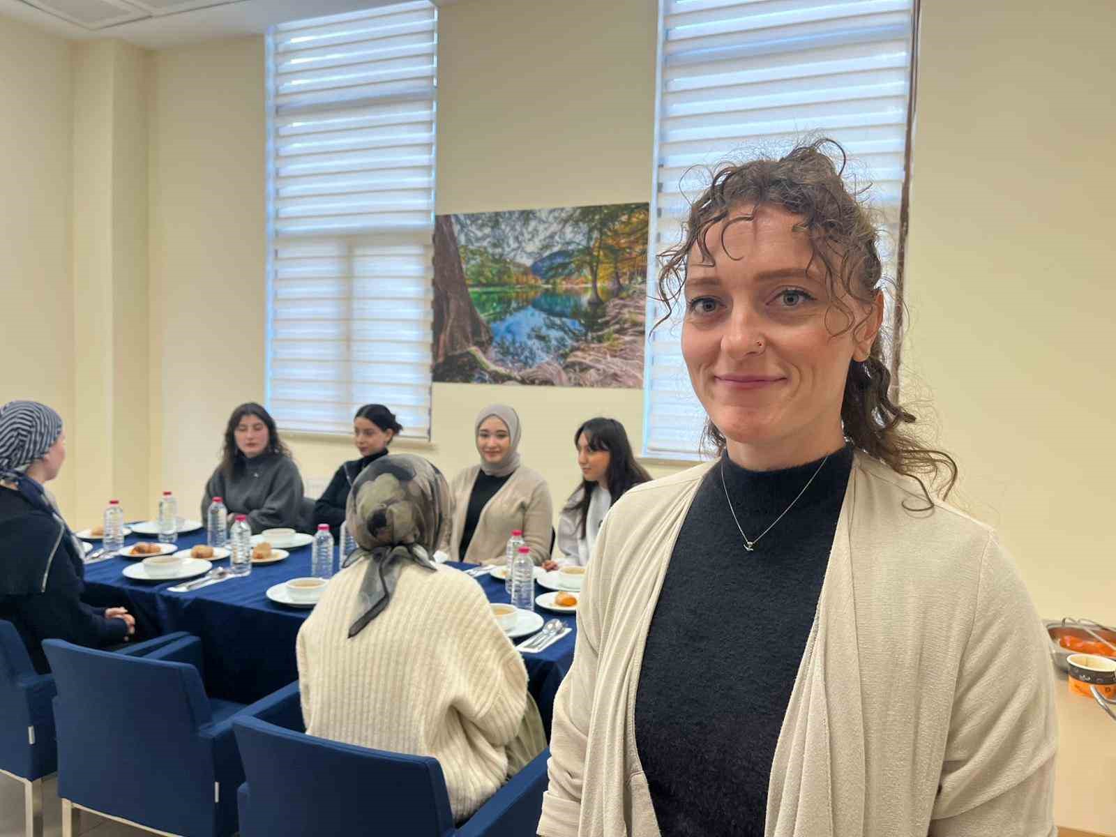 Üniversite öğrencileri Eskişehir’in yöresel lezzetleri için mutfağa girdi