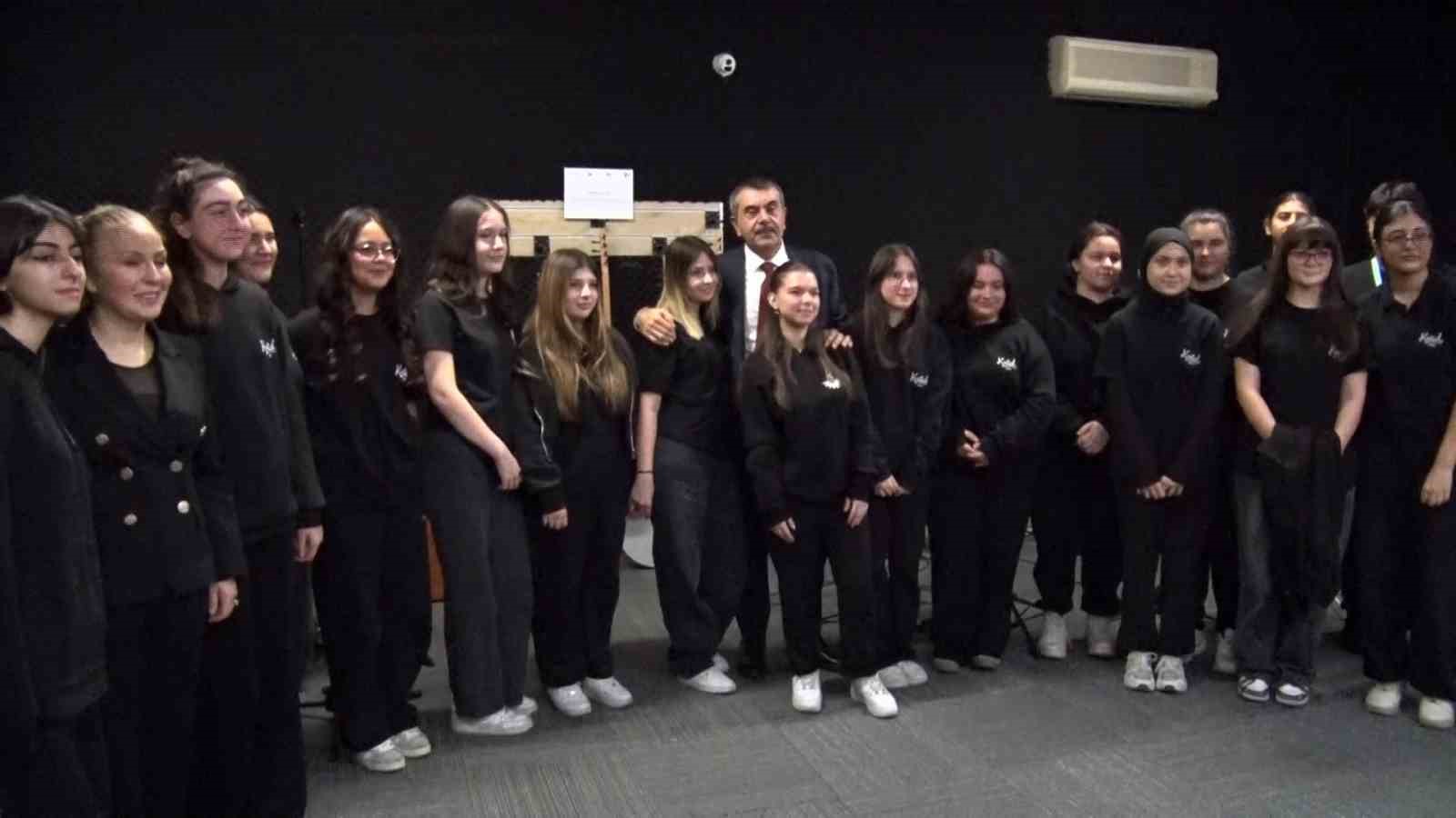 Milli Eğitim Bakanı Tekin: "Karar alma mekanizmalarımızı sağlıklı, demokratik, özgürlükçü bir perspektifle yürütmeye çalışıyoruz"
