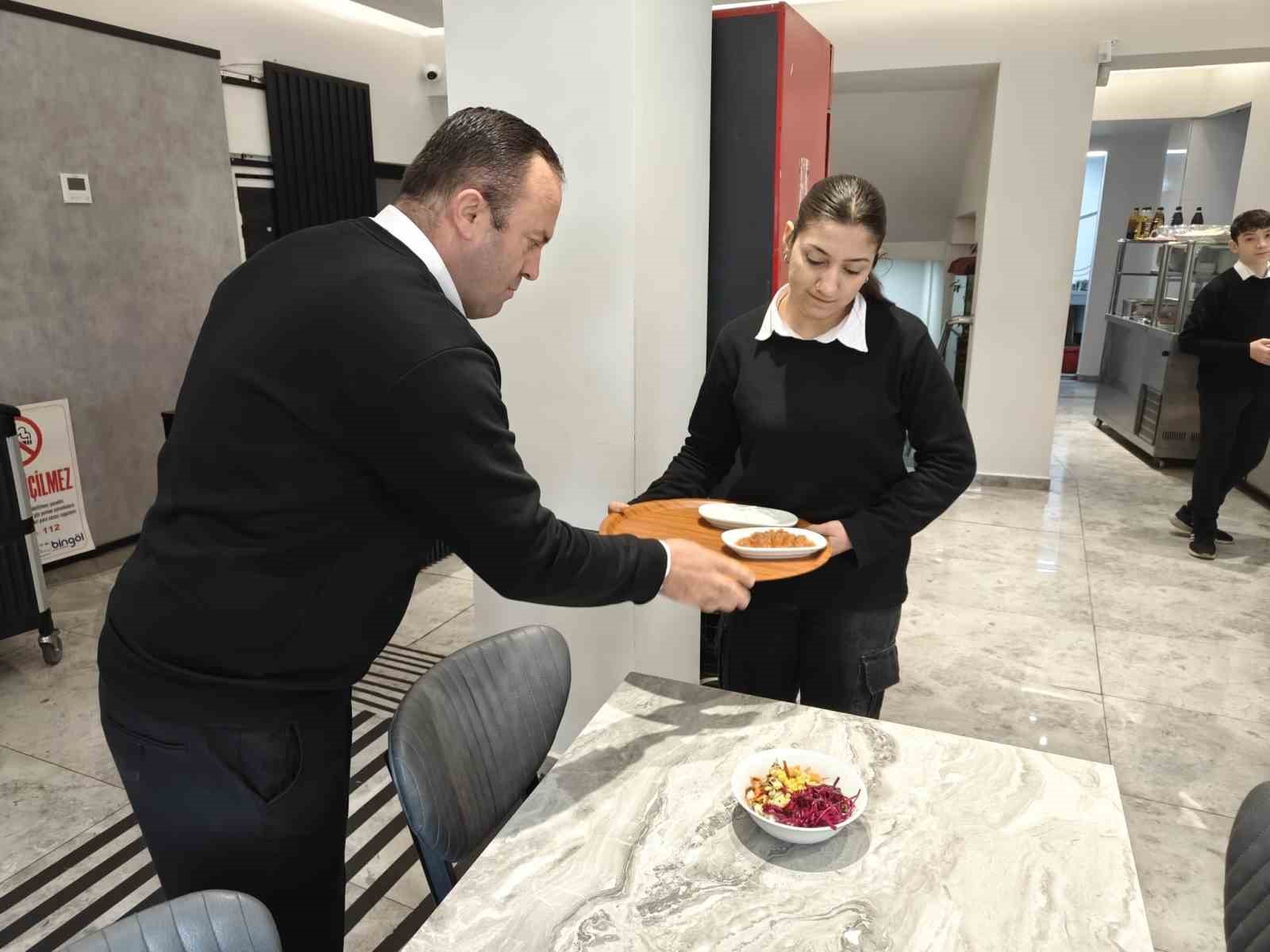 Lokantacılardan ‘servis ücreti’ kararına destek
