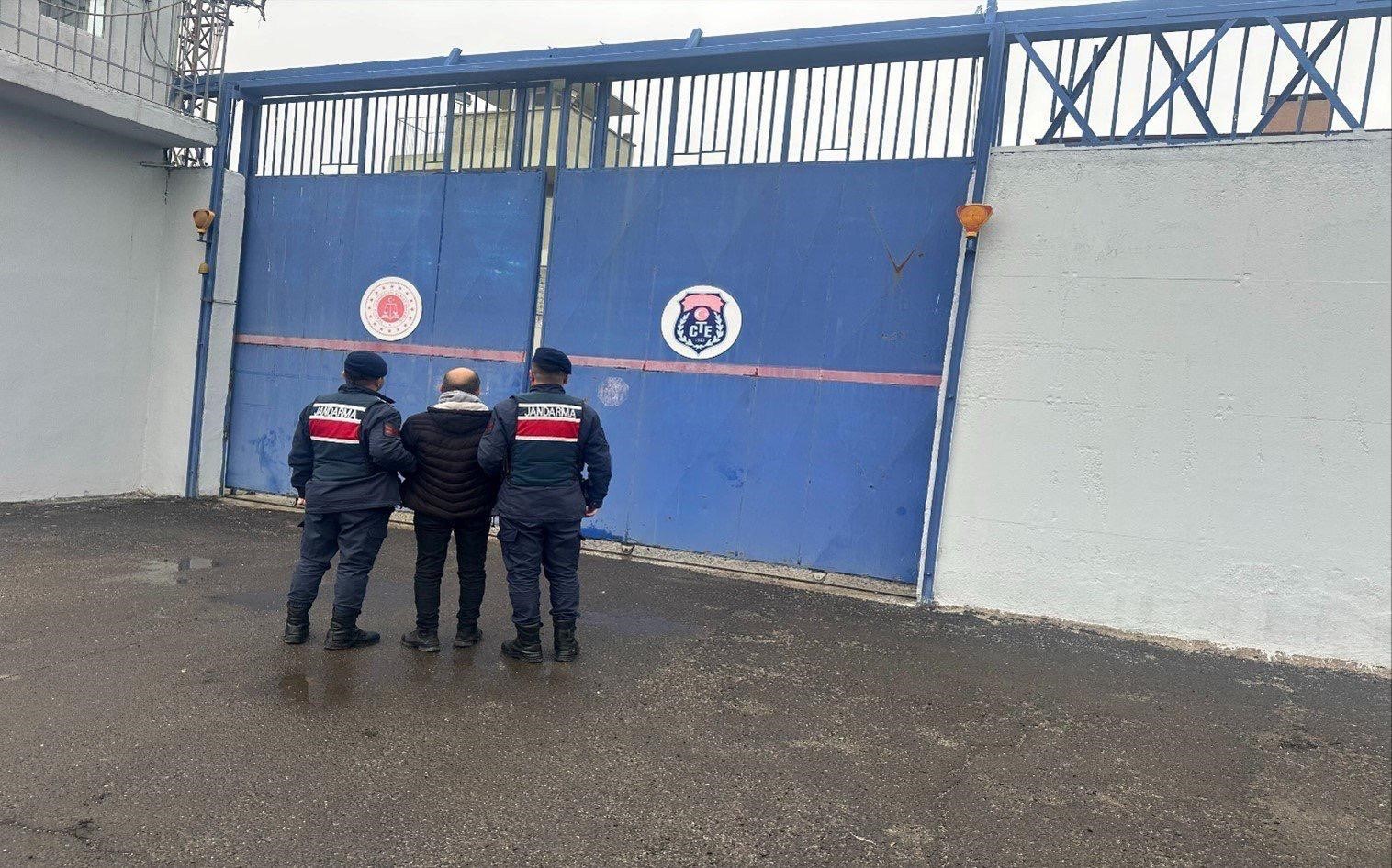 18 yıl kesinleşmiş cezası bulunan firari yakalandı