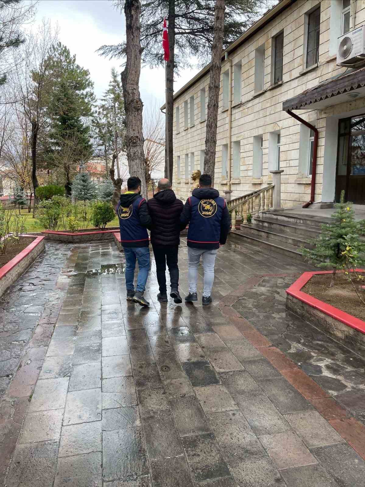 18 yıl kesinleşmiş cezası bulunan firari yakalandı