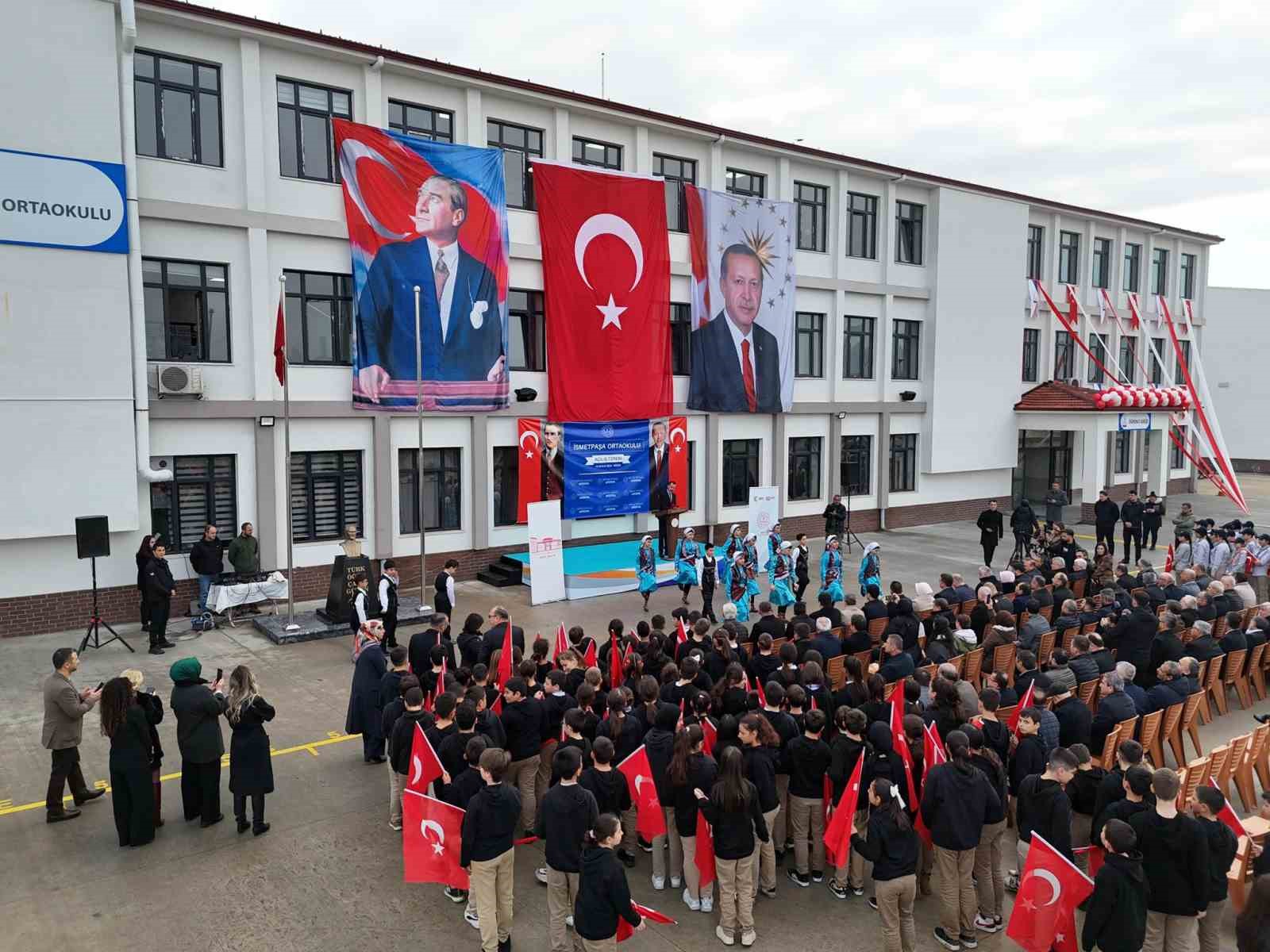 &quot;Düzce eğitim öğretimde otobana çıkacak&quot;