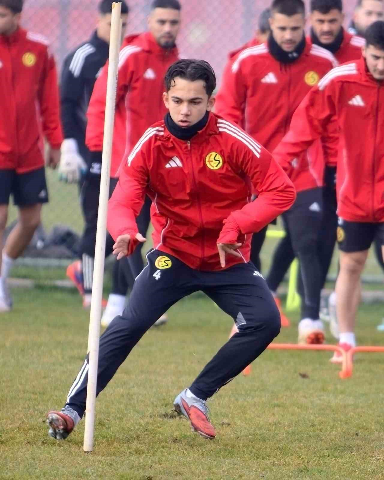 Eskişehirspor, Kütahyaspor maçı için hazırlıkları tamamladı
