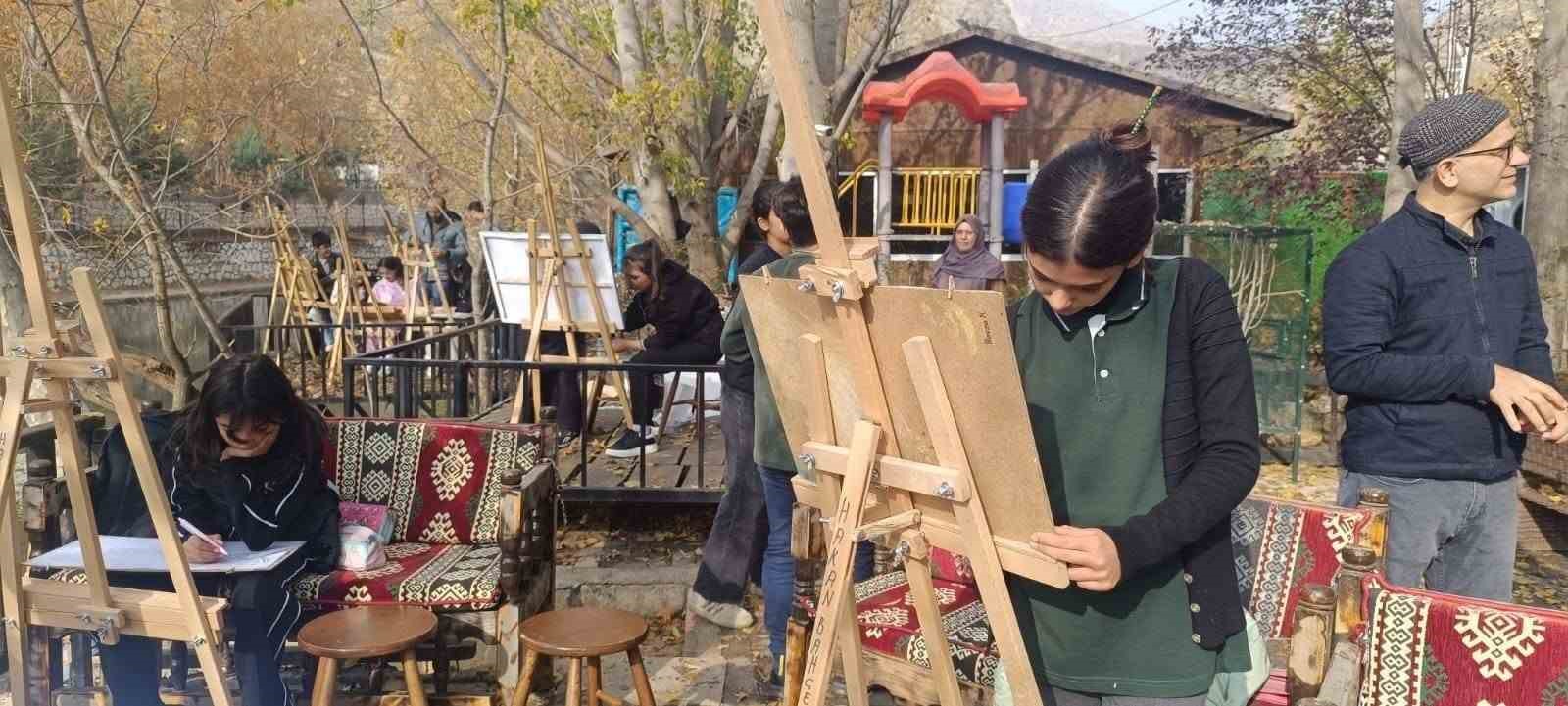 Çermik’te öğrenciler tarihi ve doğayı tuvale taşıyor
