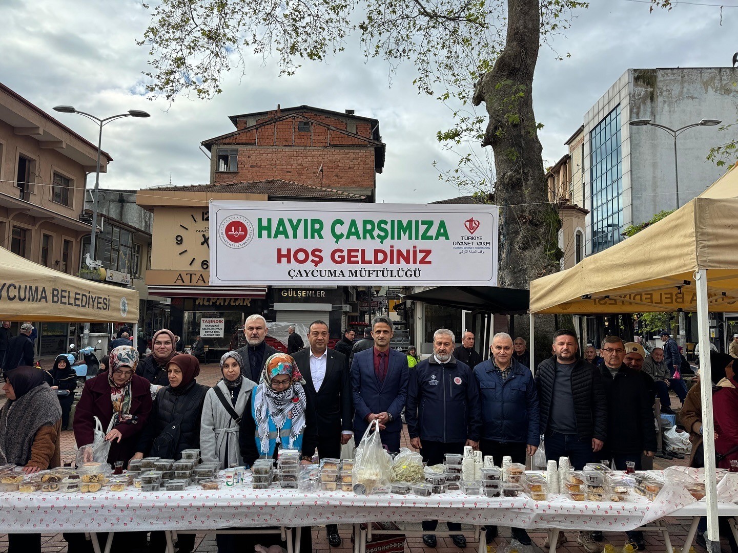 Çaycuma’da &quot;Gazze Yararına Hayır Çarşısı&quot; kuruldu
