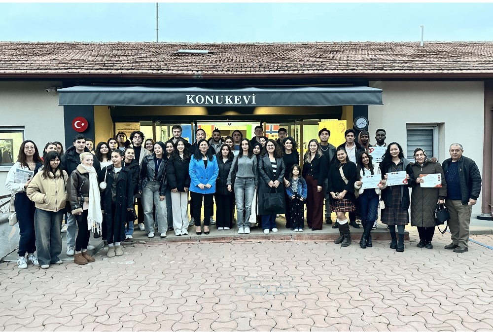 Bin kişiye ev pansiyonculuğunu öğrenerek sertifika aldı