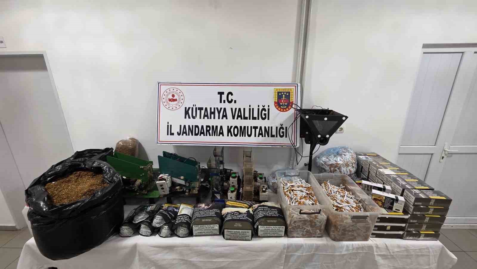 Kütahya’da jandarmadan kaçak tütün ve sigara operasyonu