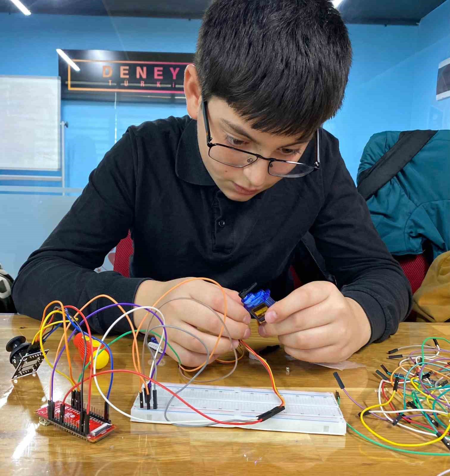 Muş&rsquo;ta "İleri Robotik" eğitimleri s&uuml;r&uuml;yor
