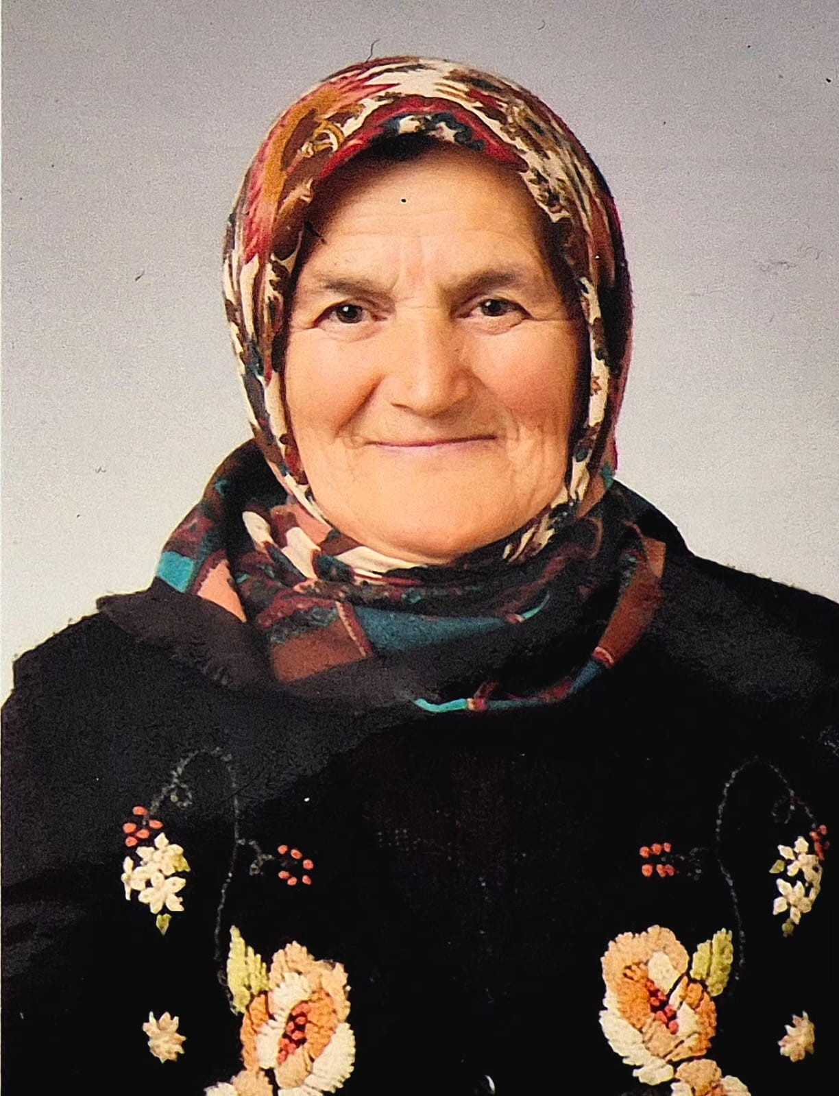 Defne toplarken kaybolan kadının cansız bedeni bulundu: O anlar İHA kameralarına yansıdı
