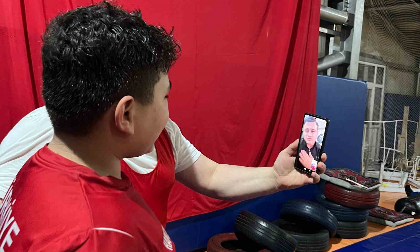 Rıza Kayaalp’ten Vezirköprülü güreşçilere moral