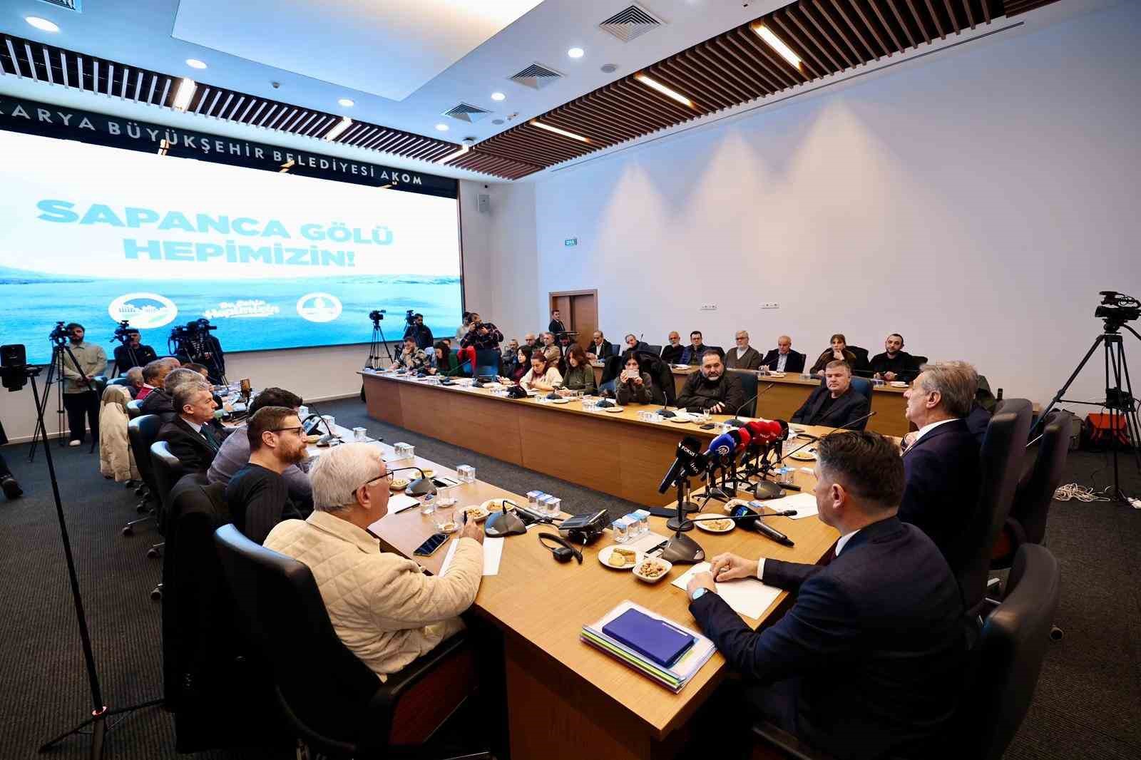 Sapanca Gölü’nde gizli borular, kesilen sazlıklar, işgal edilen kıyılar