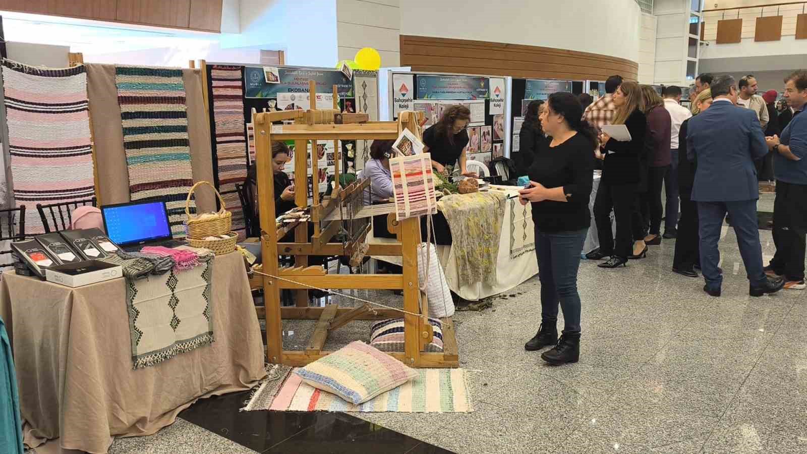 Muğla eğitim camiası &ouml;d&uuml;l t&ouml;reninde buluştu
