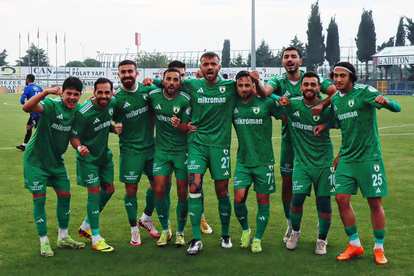 Muğlaspor deplasmanda zirveyi kaptı
