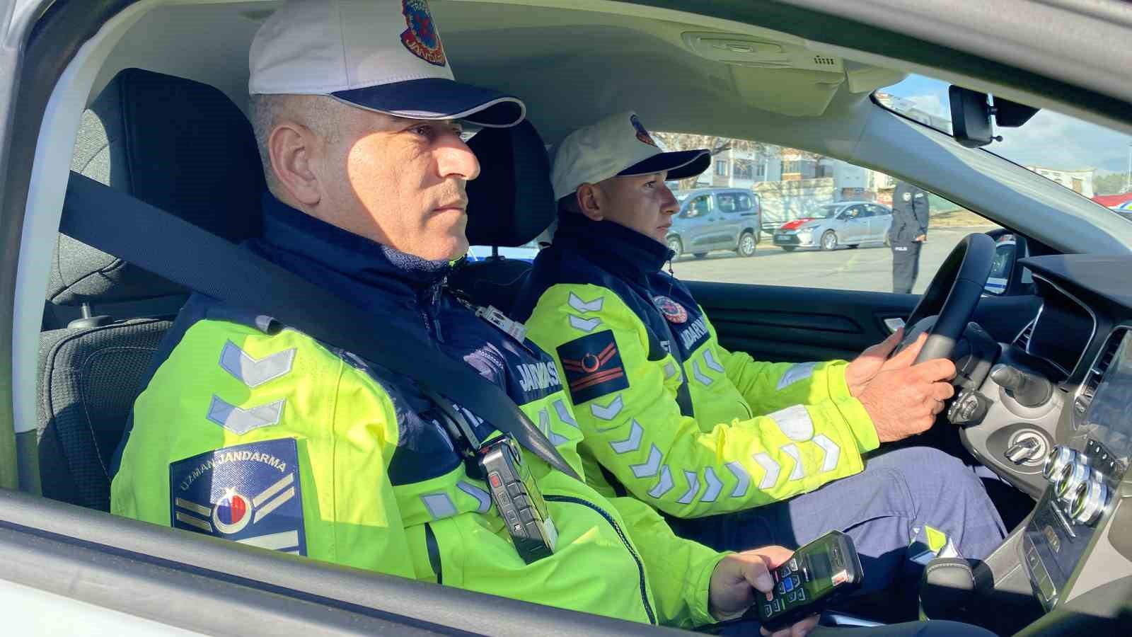 &Ccedil;orum&rsquo;da jandarma ve emniyete tahsis edilen 123 yeni ara&ccedil; t&ouml;renle teslim edildi
