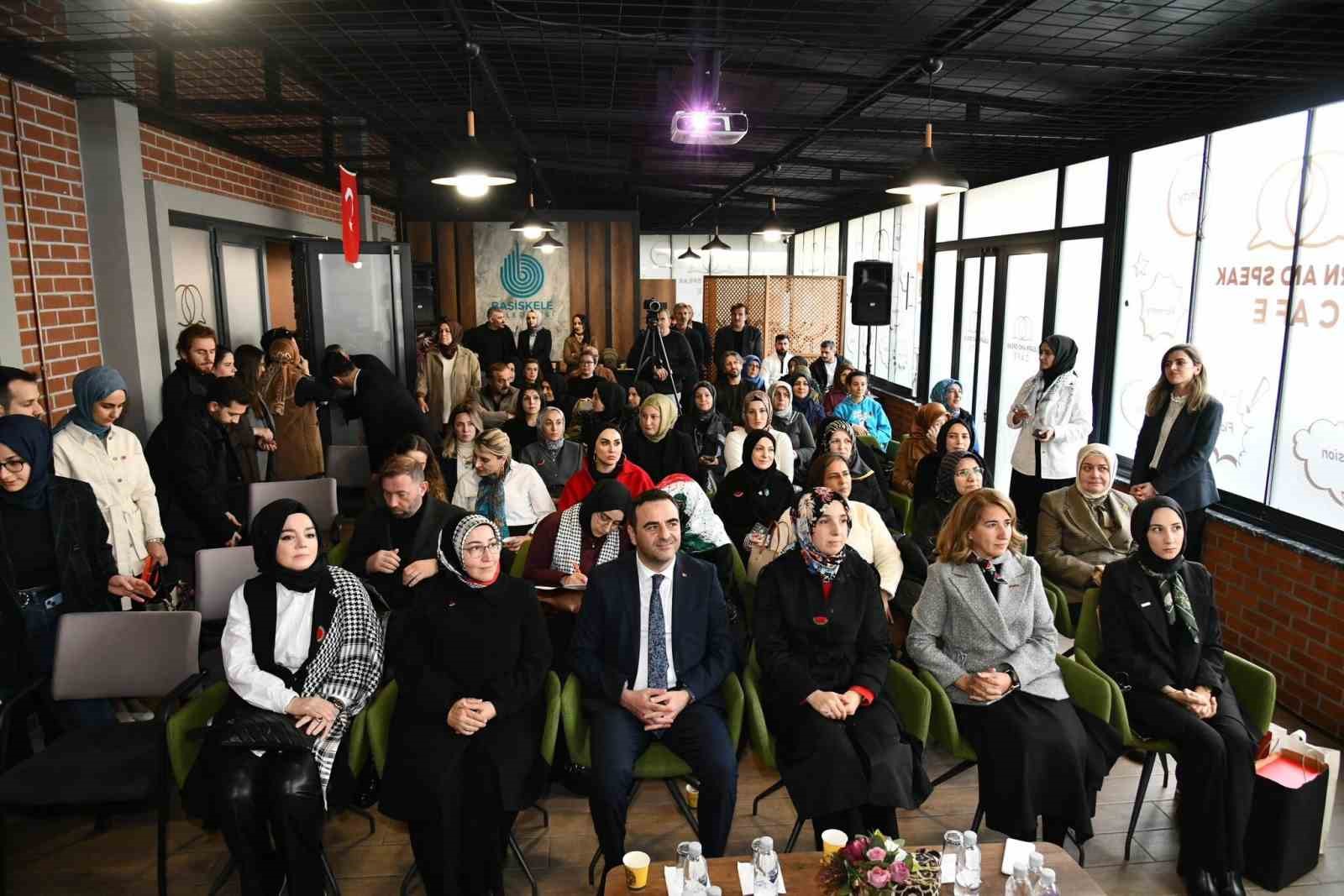 Başiskele&rsquo;de "G&ouml;n&uuml;ll&uuml;l&uuml;k ve Gazze" s&ouml;yleşisi d&uuml;zenlendi
