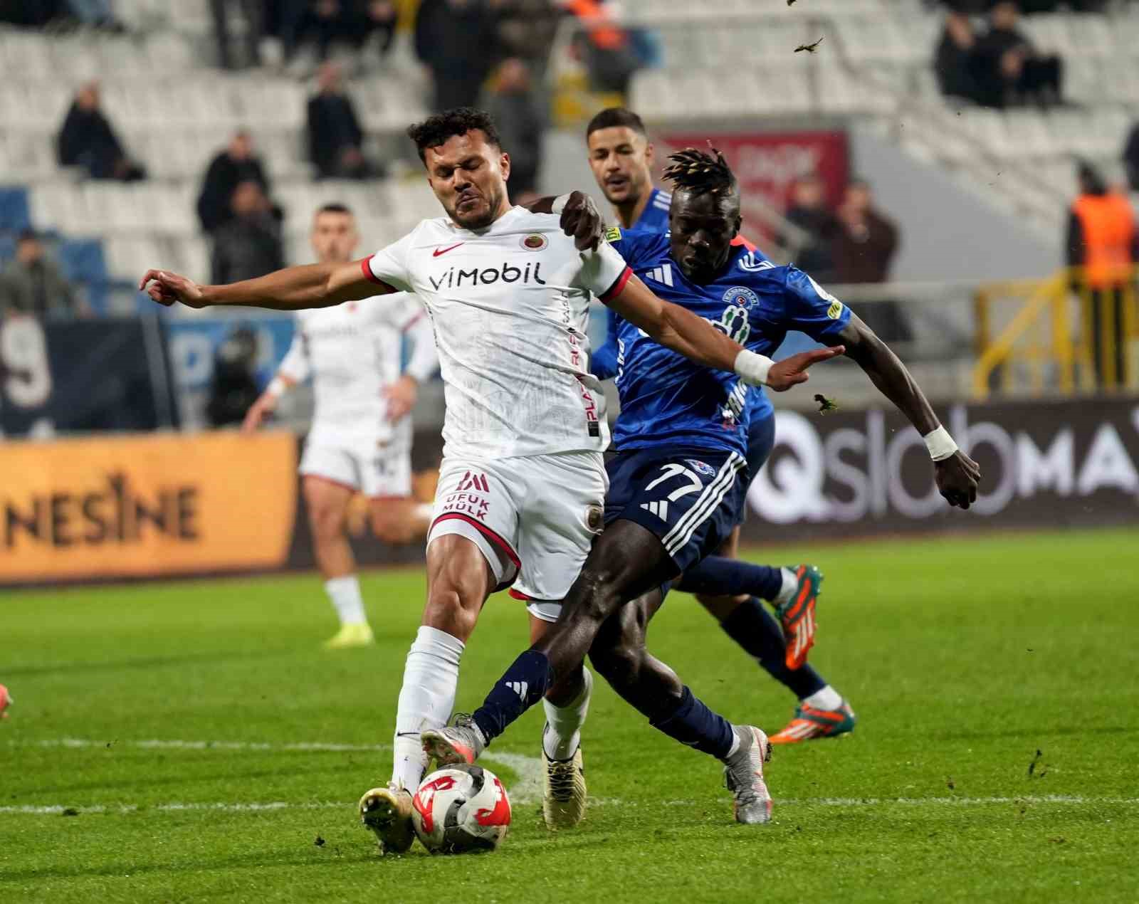 Trendyol Süper Lig: Kasımpaşa: 0 - Gençlerbirliği: 0 (Maç devam ediyor)