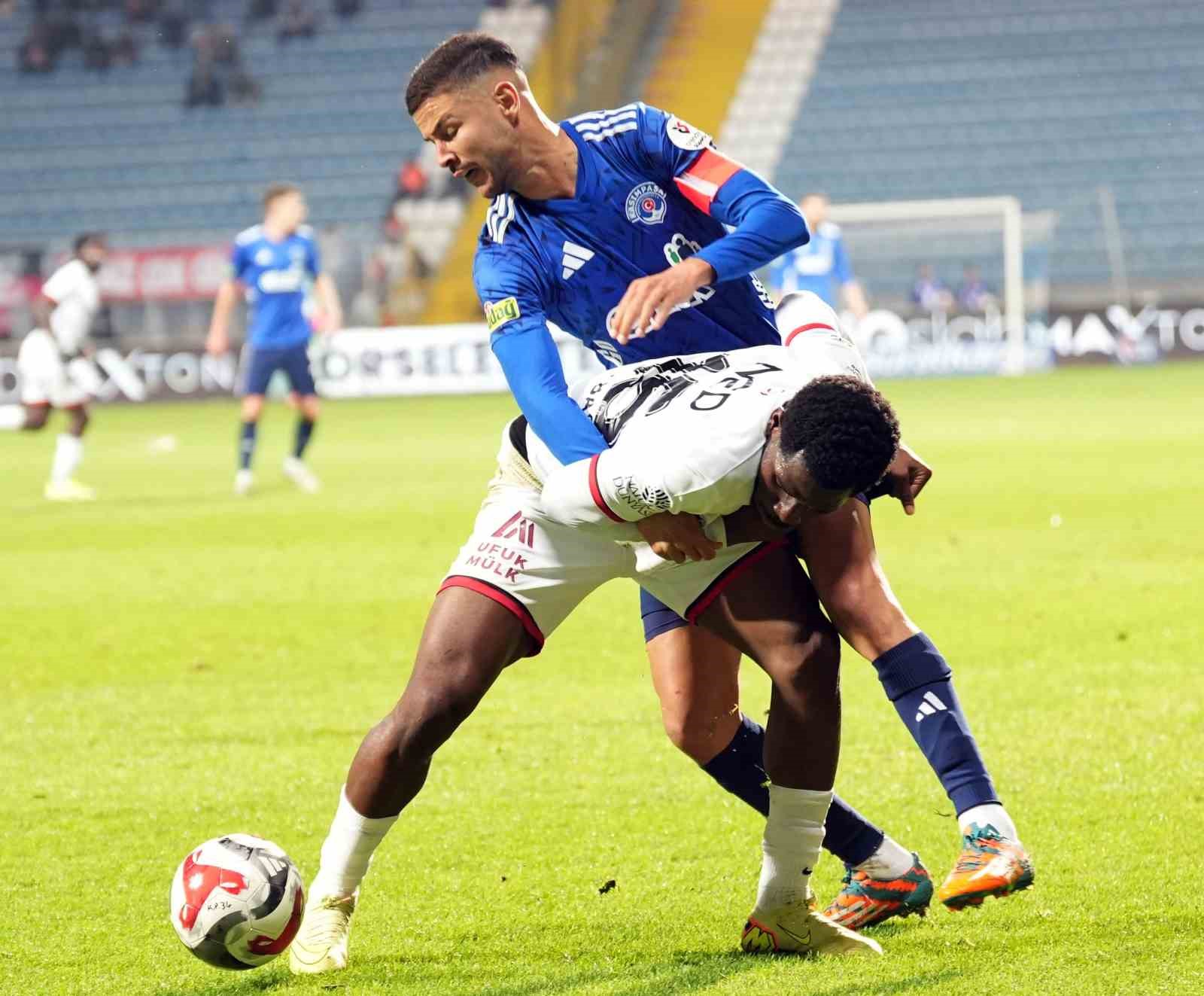 Trendyol Süper Lig: Kasımpaşa: 0 - Gençlerbirliği: 0 (İlk yarı)