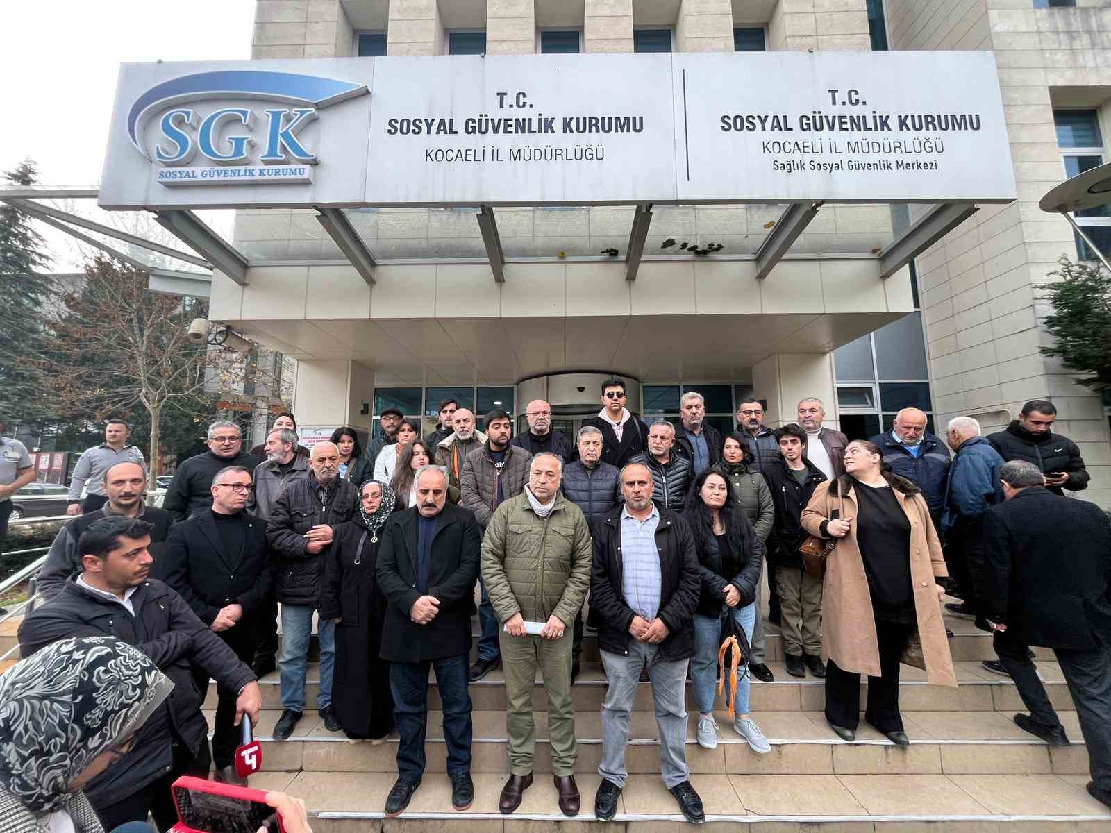 Kocaeli’deki fabrika yangınında ölenlerin yakınlarından SGK önünde açıklama