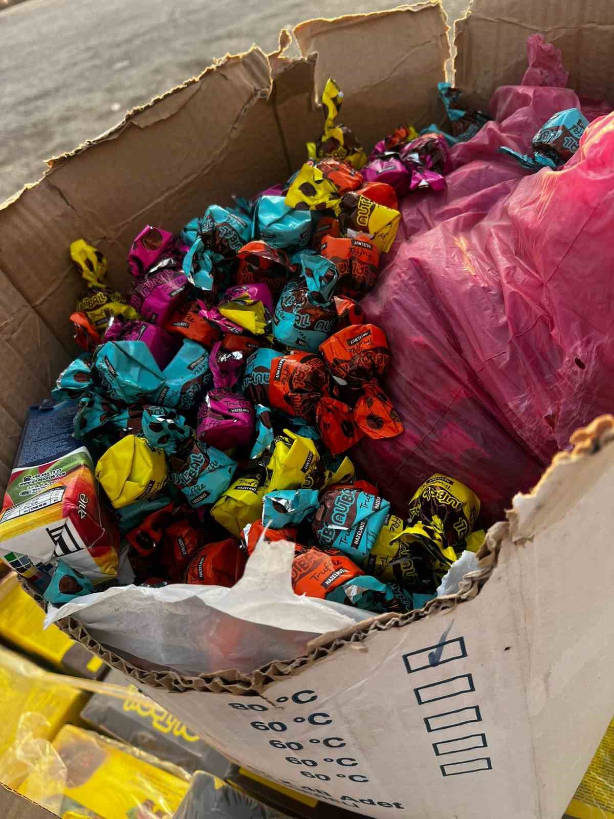 Tarihi geçmiş ürünlerle çocukları zehirleyeceklerdi: 2 ton cips, şekerleme ve çikolata imha edildi