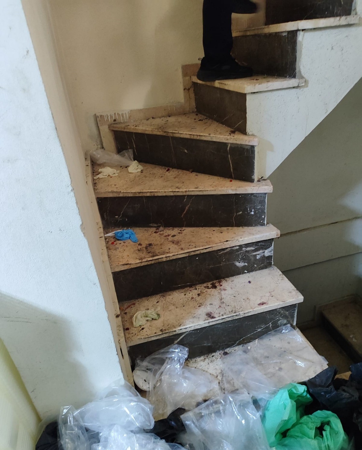 Esenyurt’ta kaçak şekerleme atölyesine baskın: 9 ton 400 kilo ürün imha edildi