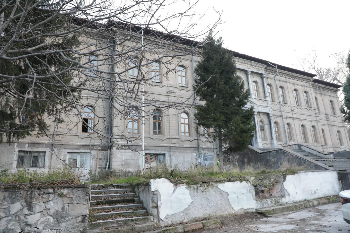 Vali Musa Işın, Kütahya Lisesi’nde incelemelerde bulundu