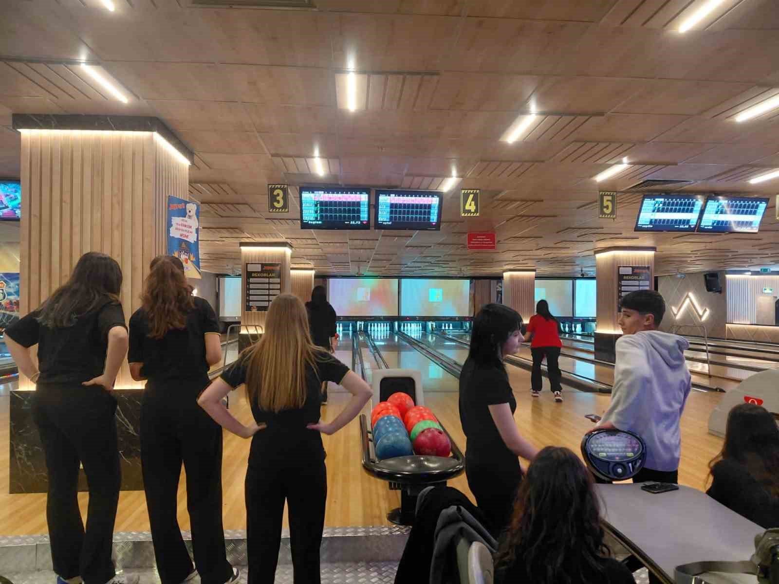 Eskişehir’de ’Okul Sporları Bowling Müsabakaları’ tamamlandı
