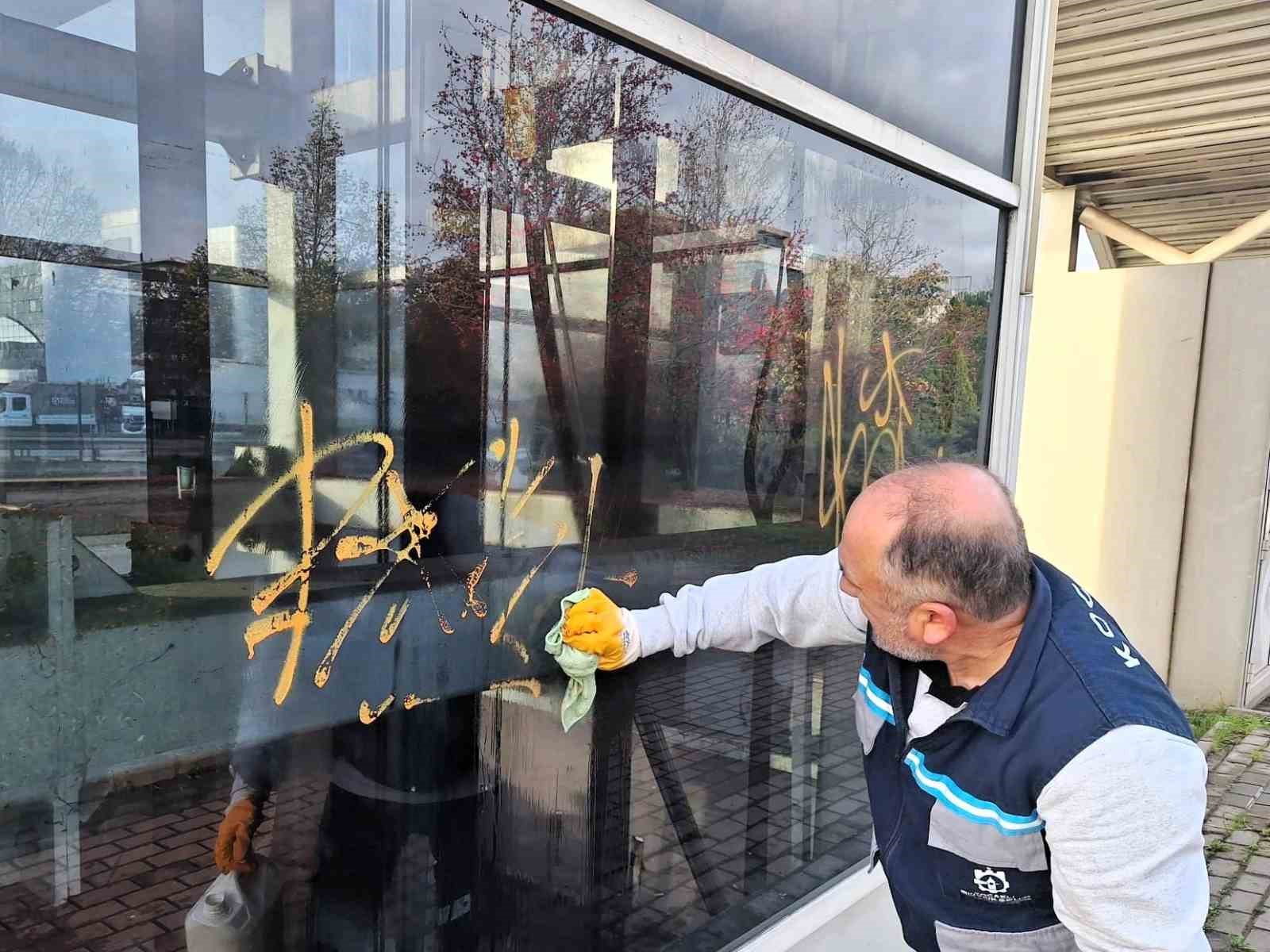 Üst geçit asansörlerinde periyodik temizlik