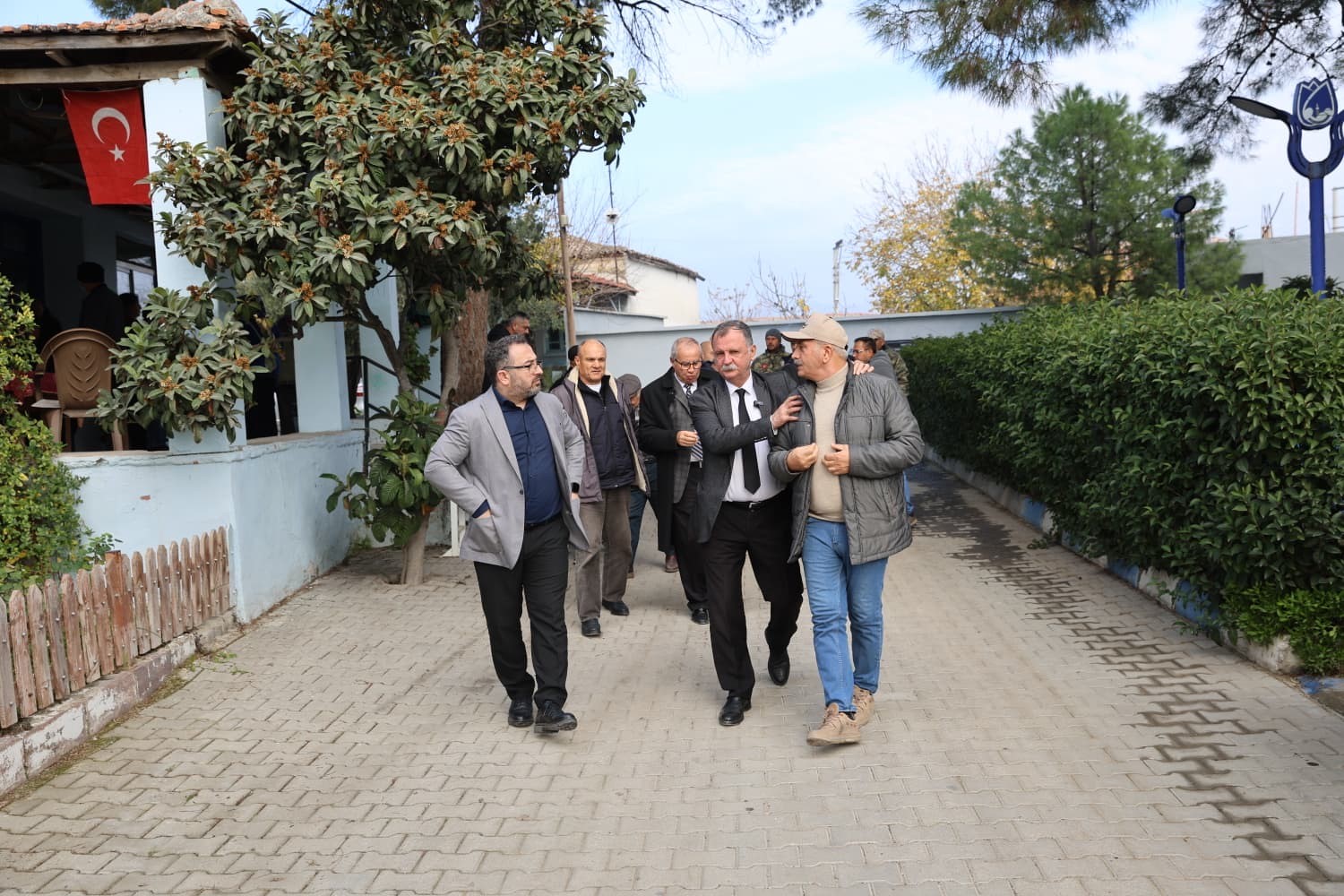 Başkan Balaban: "Mahallelerimizi masa başında değil, yerinde dinliyoruz"