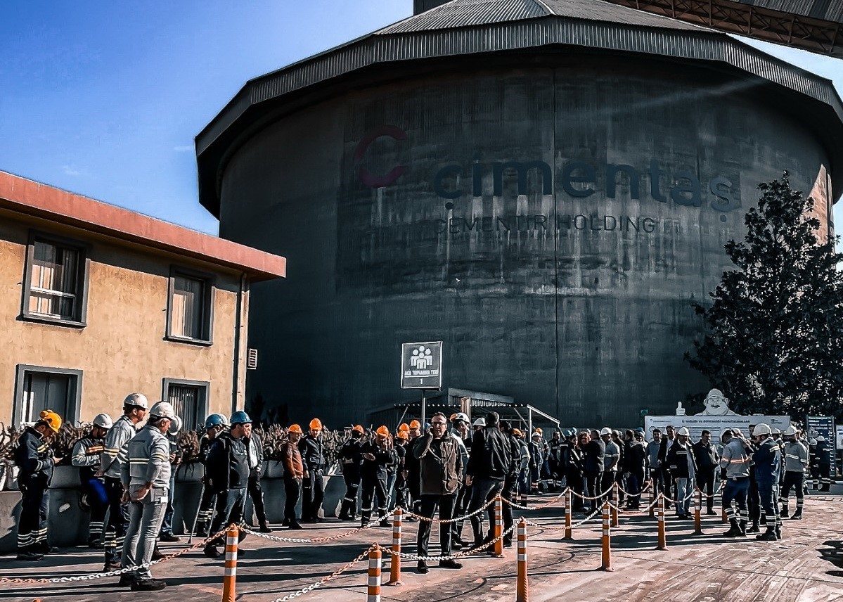 Çimento fabrikasında yangın tatbikatı