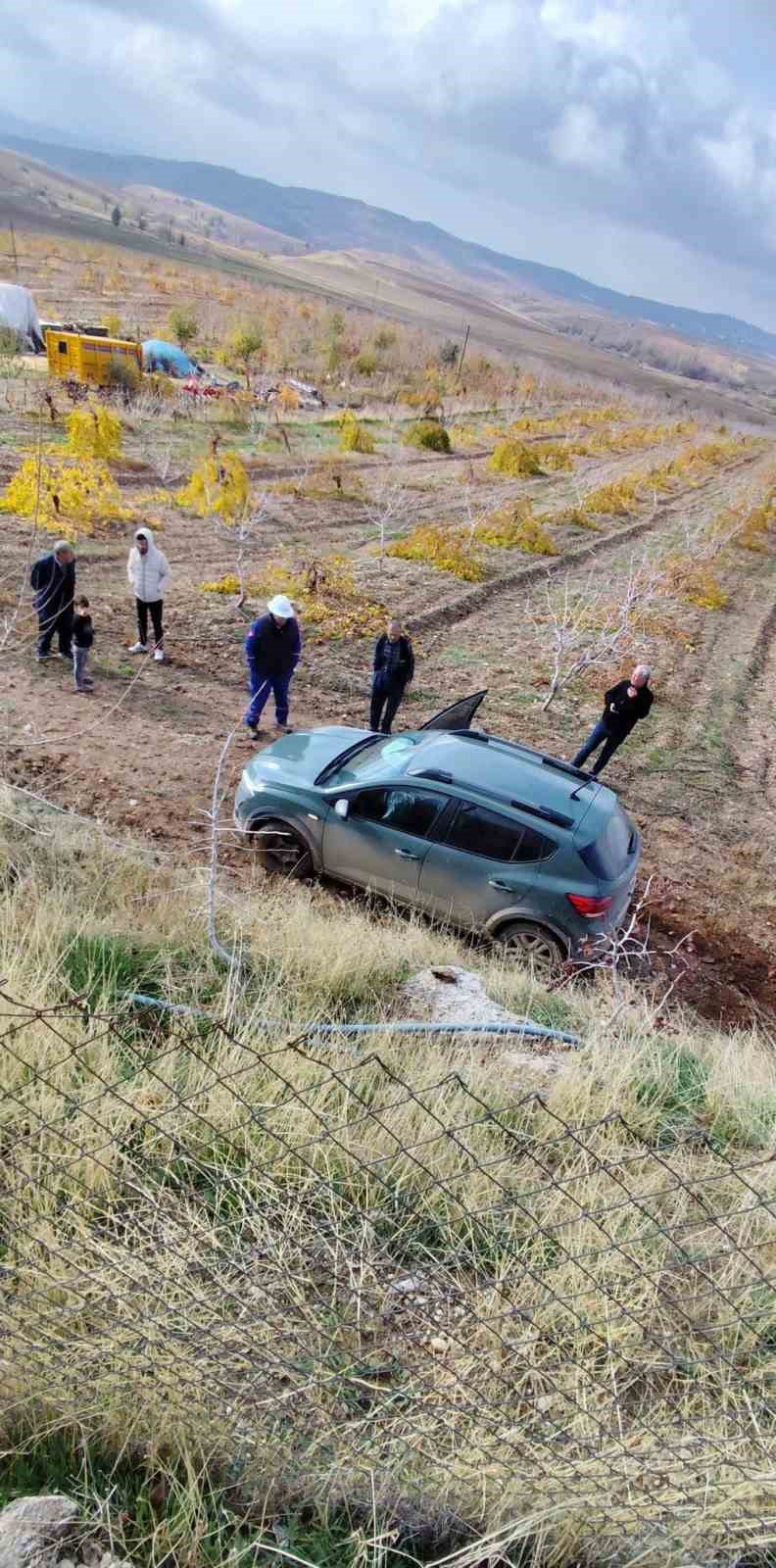 Kurtalan’da SUV tipi araç devrildi, yolcular yara almadan kurtuldu
