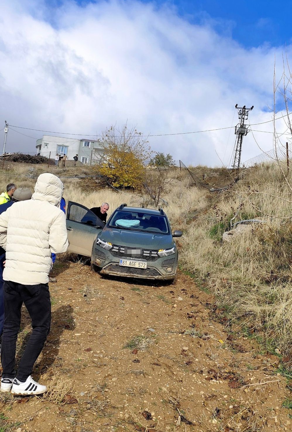 Kurtalan’da SUV tipi araç devrildi, yolcular yara almadan kurtuldu