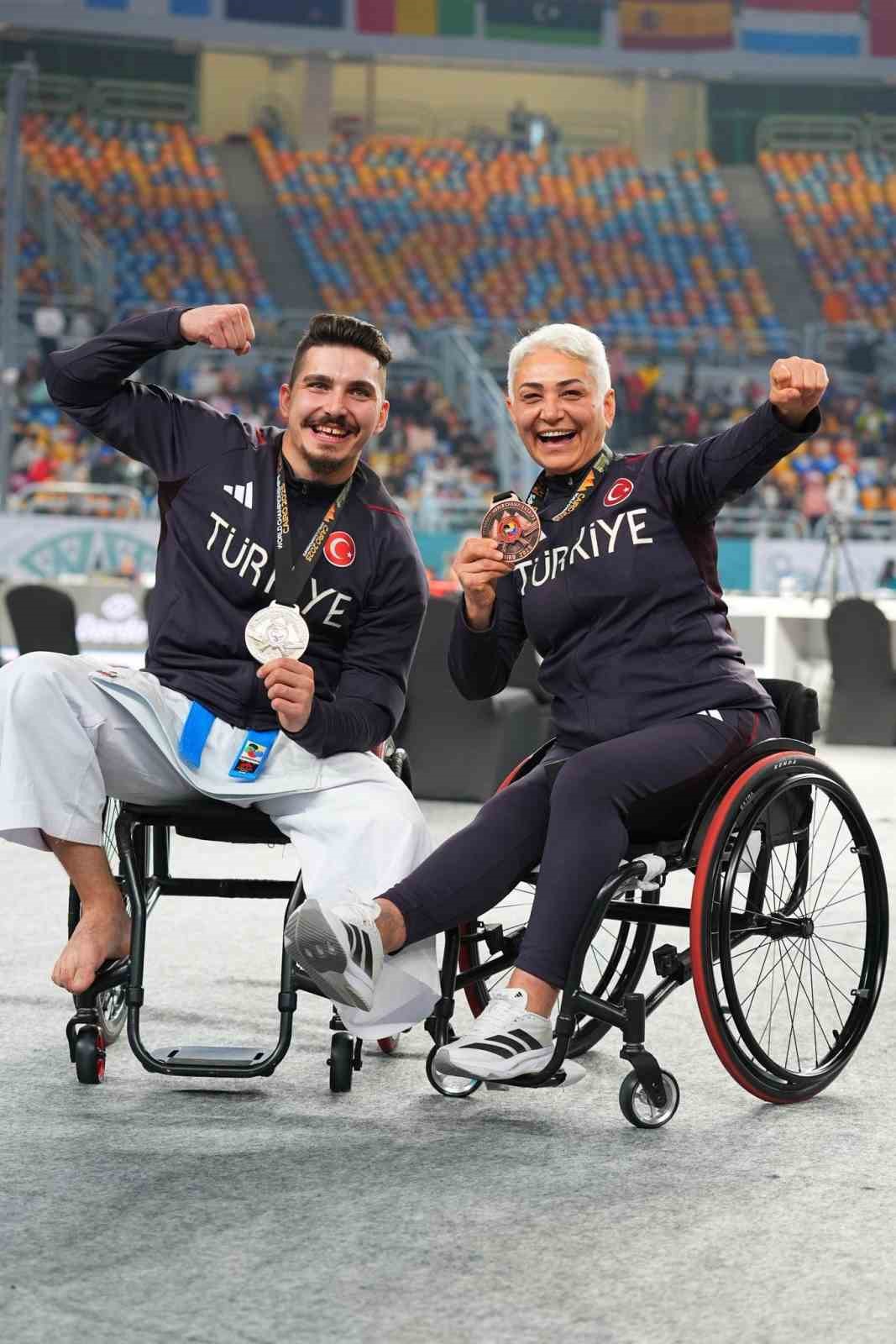 Müdür Yığmatepe, dünya ikincisi milli sporcuyu ağırladı