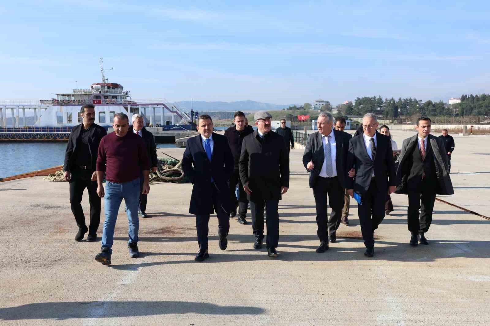 Gelibolu’da inşa edilecek yeni feribot iskelesi incelendi