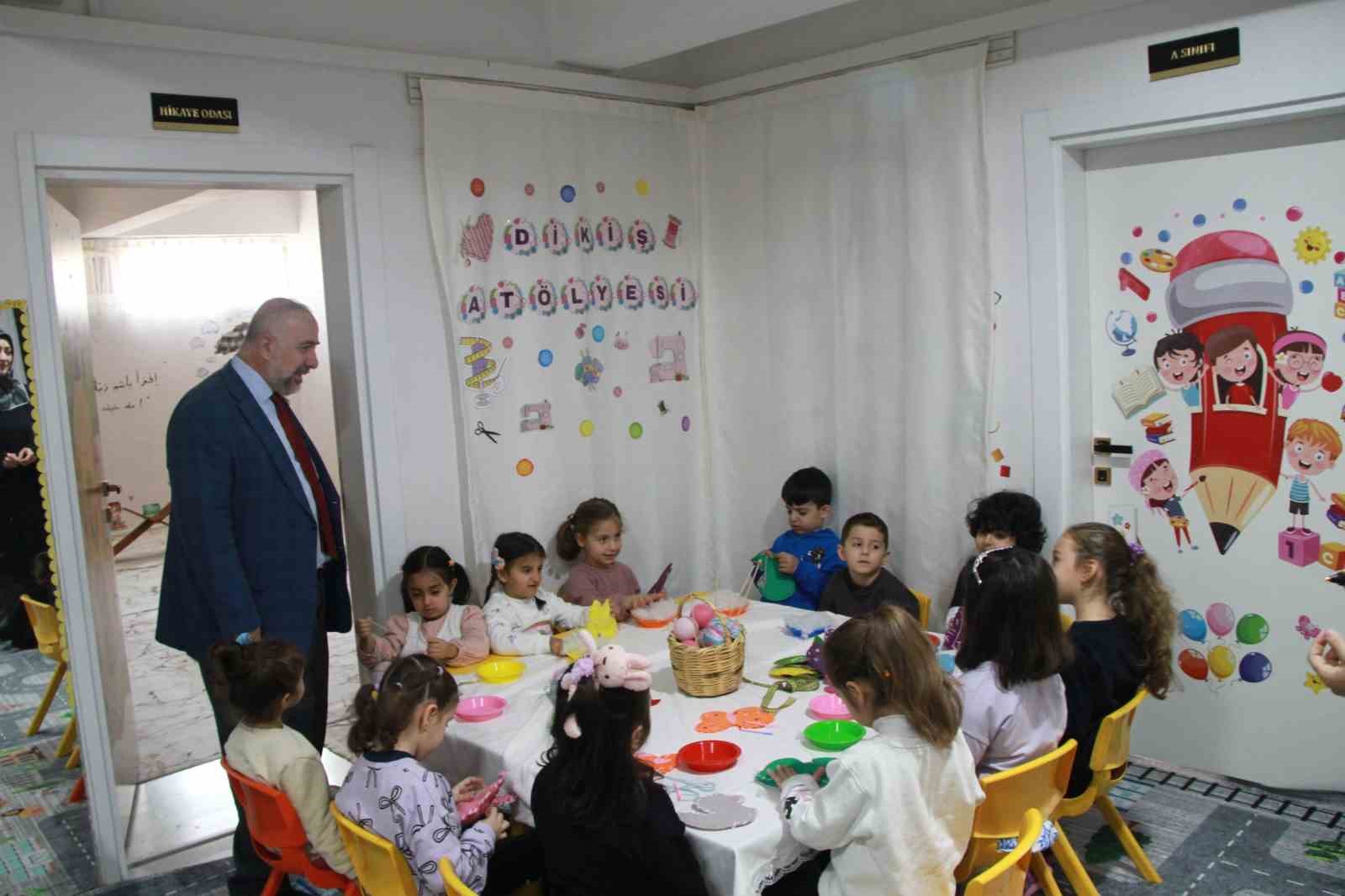 Cizre’de 4-6 yaş Kur’an kursu öğrencileri, çift dallı eğitimle hem eğleniyor hem öğreniyor