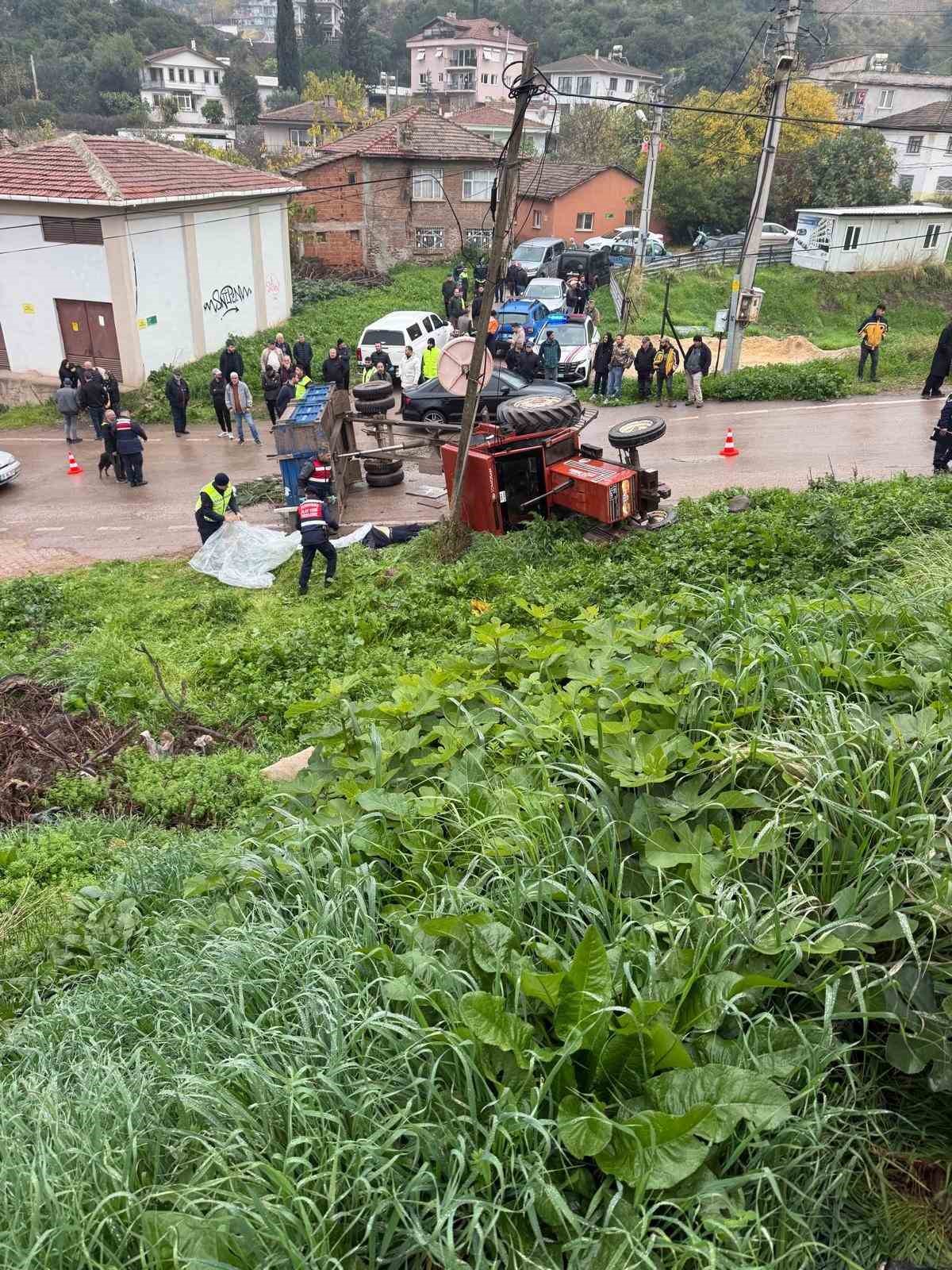 Gemlik Belediyesi’ne ait traktör kaza yaptı: 1 ölü