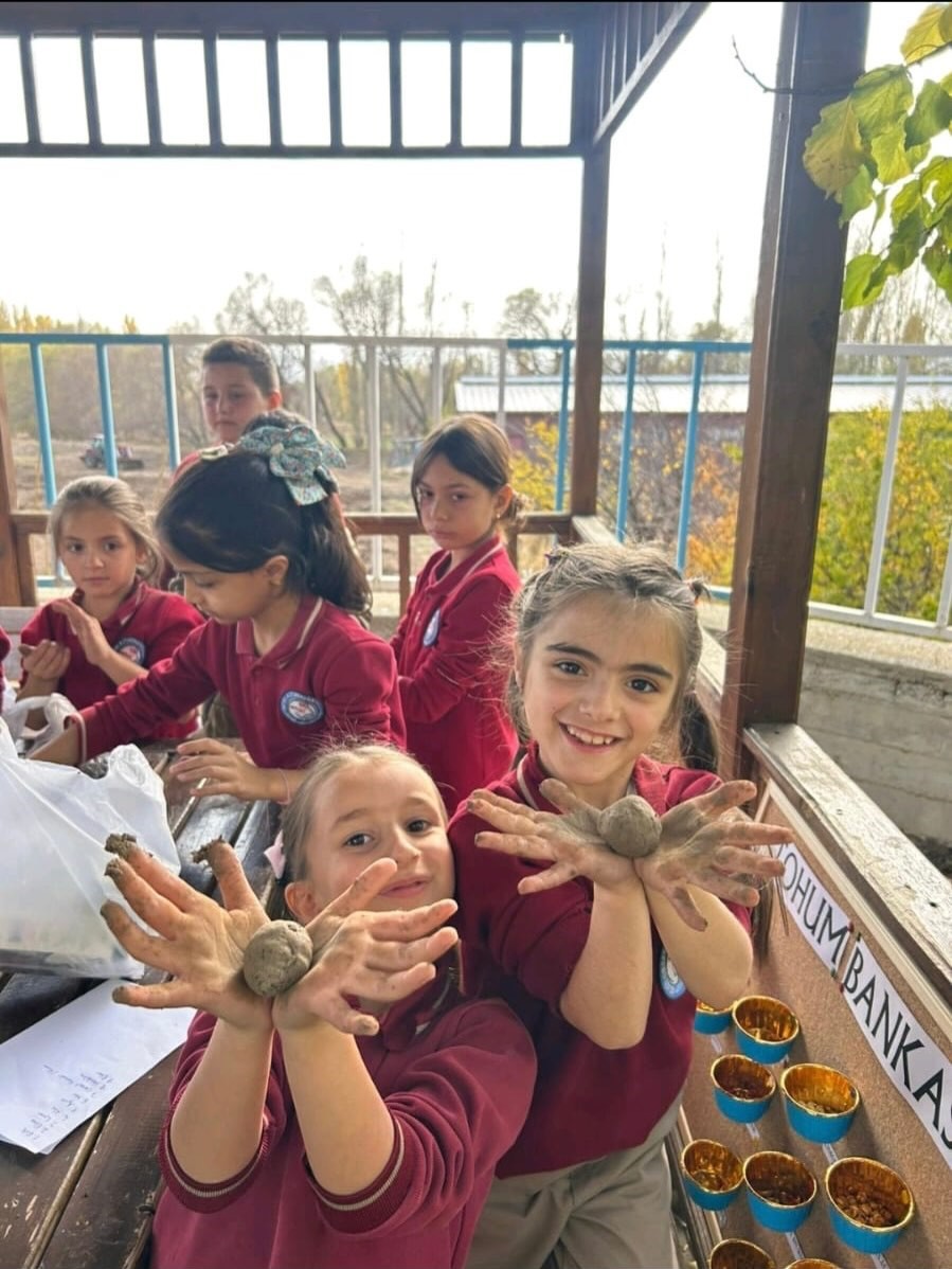 Aydıntepe&rsquo;de &ouml;ğrencilerden sorumluluk ve &ouml;zg&uuml;rl&uuml;k odaklı &ccedil;alışma
