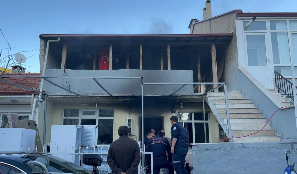 Bir anlık öfke evi kül etti: 1 tutuklama