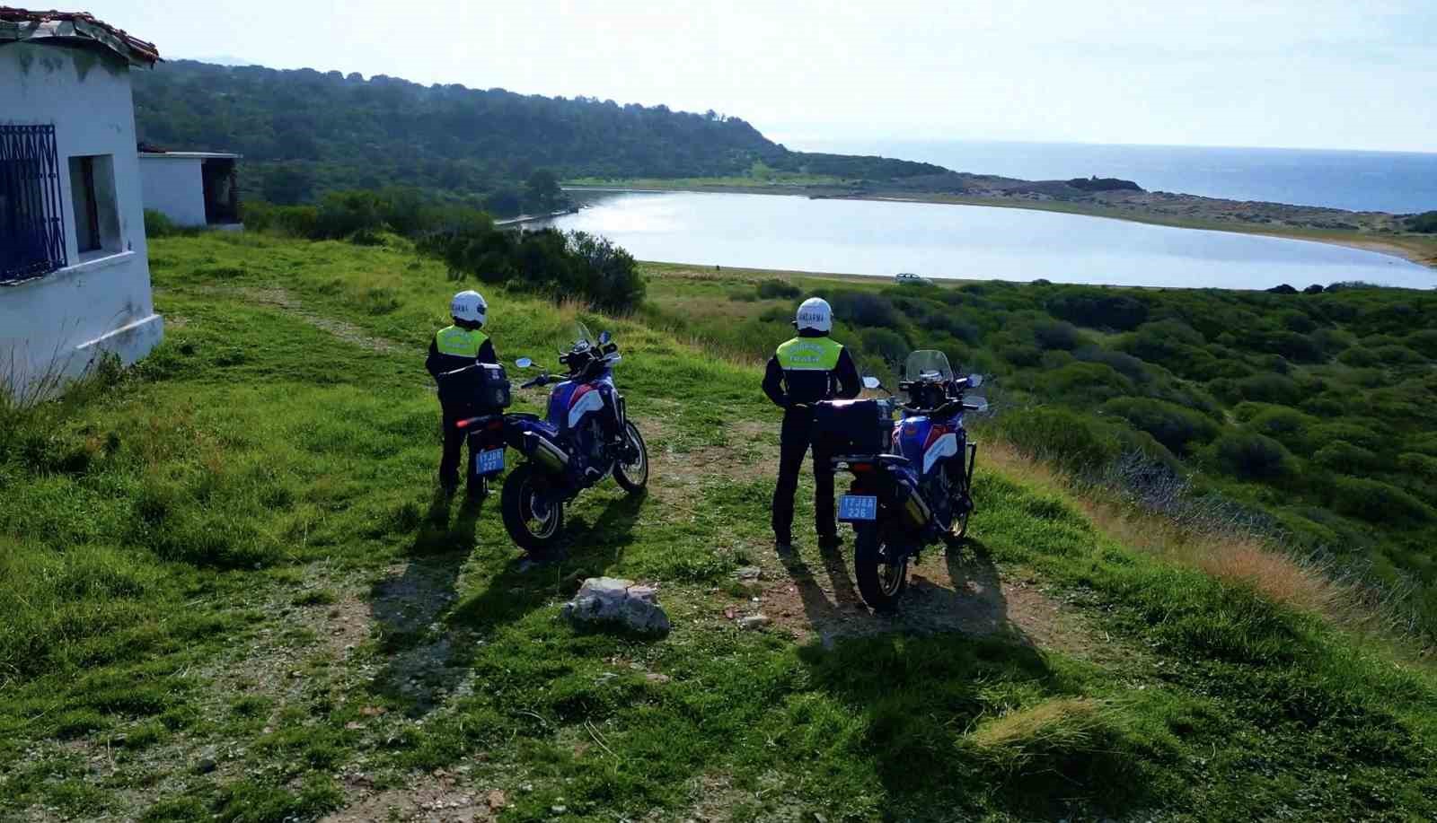 Çanakkale’deki pembe gölün güvenliği jandarma ekiplerinci sağlanıyor
